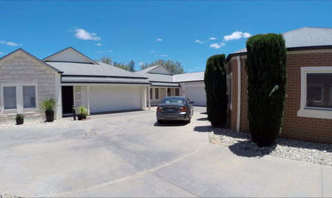 Shamore Apartments - Eleventh Street Mildura - Accommodation QLD 6
