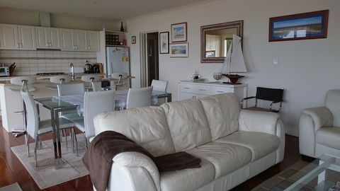 St Helens Beachfront - Accommodation QLD 1