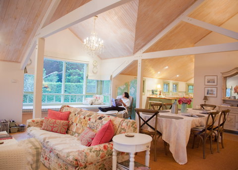 The Studio & The Barn - Accommodation QLD 2