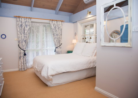 The Studio & The Barn - Accommodation QLD 3