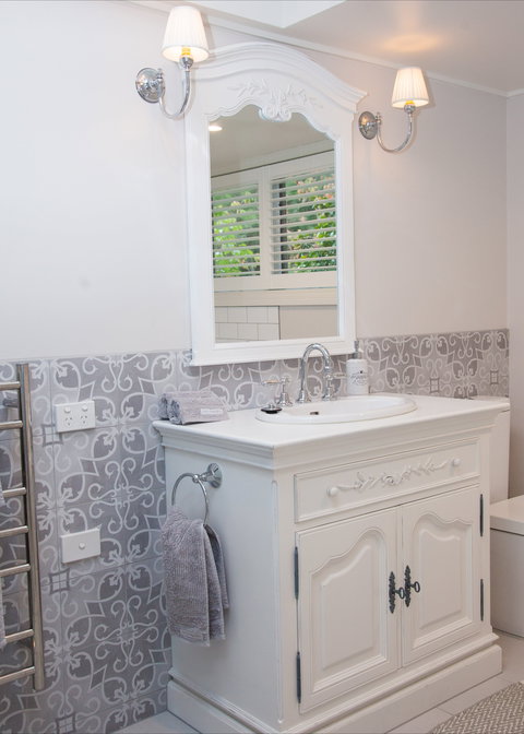 The Studio & The Barn - Accommodation QLD 5