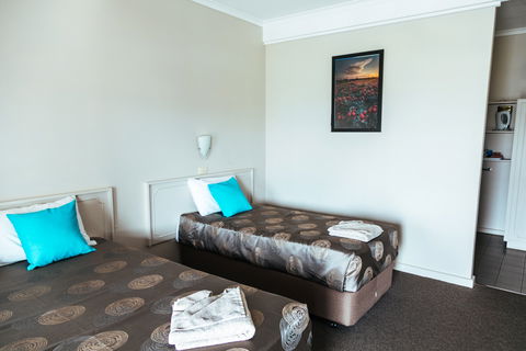 The Argent Motel - Accommodation QLD 1