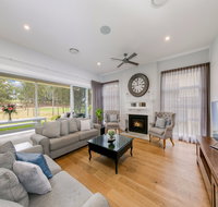 The Grey House - Accommodation QLD