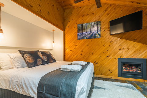 Waterfall Springs Retreat And Wildlife Sanctuary - Accommodation QLD 2