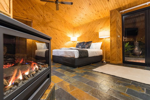 Waterfall Springs Retreat And Wildlife Sanctuary - Accommodation QLD 4