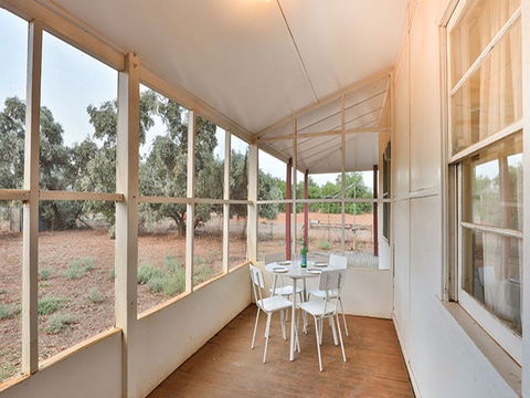 Willandra Cottage - Accommodation QLD 2