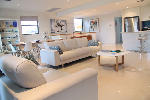 23 Nevin Avenue, Encounter Bay - Accommodation QLD 0