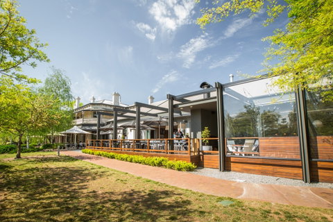 5 Rooms At The Stirling Hotel - Accommodation QLD 0