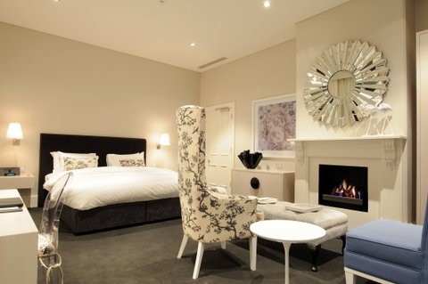 5 Rooms At The Stirling Hotel - Accommodation QLD 1
