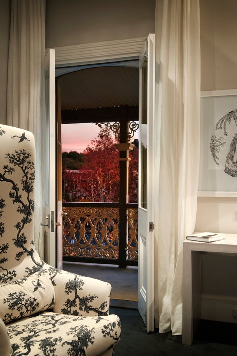 5 Rooms At The Stirling Hotel - Accommodation QLD 2