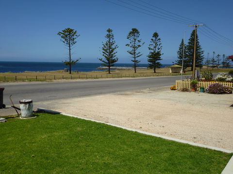 Anchors Away - Accommodation QLD 0