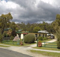 Binalong Bungalows - Accommodation QLD