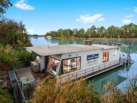 Boats And Bedzzz - The Murray Dream Self-contained Moored Houseboat - Accommodation QLD 1