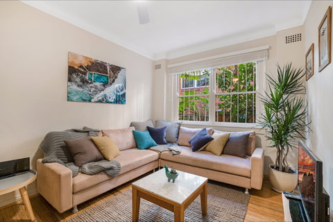 Bondi Beach Peach - Accommodation QLD 0