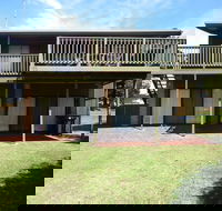Cedar House - Accommodation QLD