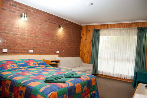 Country Roads Motor Inn Narrandera - Accommodation QLD 0