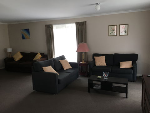 Dartmouth Motor Inn - Accommodation QLD 2