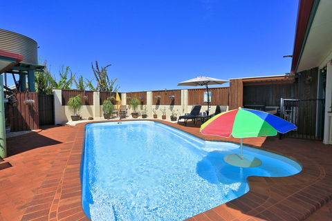 Dunelm House Bed And Breakfast - Accommodation QLD 2