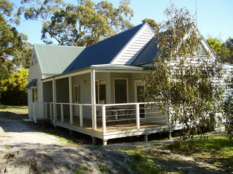 Hooked Inn Cottages - Accommodation QLD 0