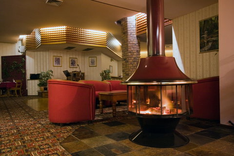 McNevins Warwick Motel And Gunyah Restaurant - Accommodation QLD 1