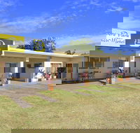 Moore Park Beach Motel - Accommodation QLD