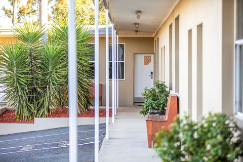 Nightcap At Colyton Hotel - Accommodation QLD 2