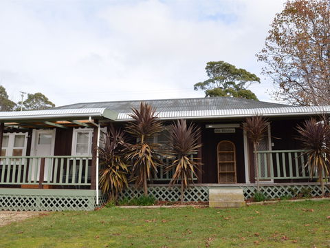 Old Whisloca Cottage - Accommodation QLD 0