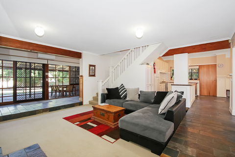Porepunkah Elms - Accommodation QLD 2