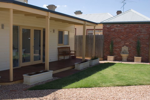 Sabina On Little Myers - Accommodation QLD 0