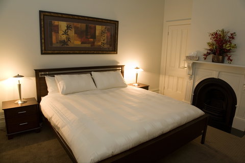 Sabina On Little Myers - Accommodation QLD 1