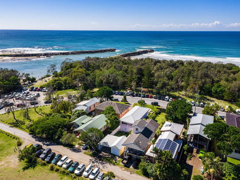 Sunset Beach - Surfside - Accommodation QLD 2