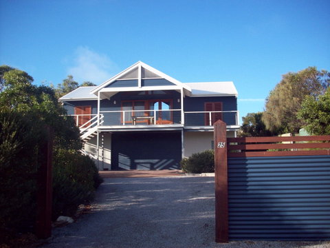 Top Deck Marion Bay - Accommodation QLD 0