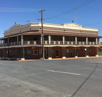 Tottenham Hotel - Accommodation QLD