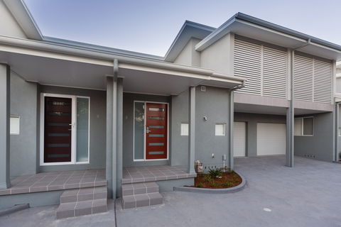 Wallsend Executive Apartments - Accommodation QLD 0
