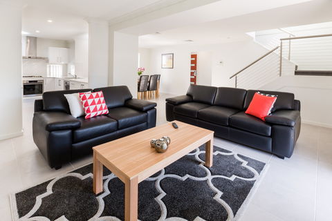 Wallsend Executive Apartments - Accommodation QLD 1