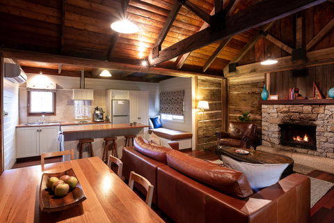 1860 Luxury Accommodation - Accommodation QLD 1