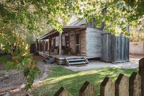 1860 Luxury Accommodation - Accommodation QLD 2