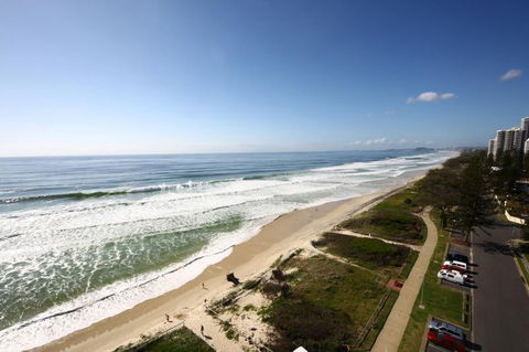 Viscount On The Beach - Accommodation QLD 7