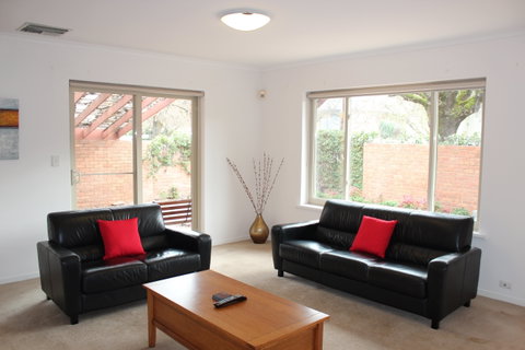 Adelaide Serviced Accommodation - Childers House - Accommodation QLD 0