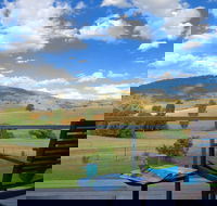 Adelong Valley Farm Stays - Moorallie Cottage - Accommodation QLD