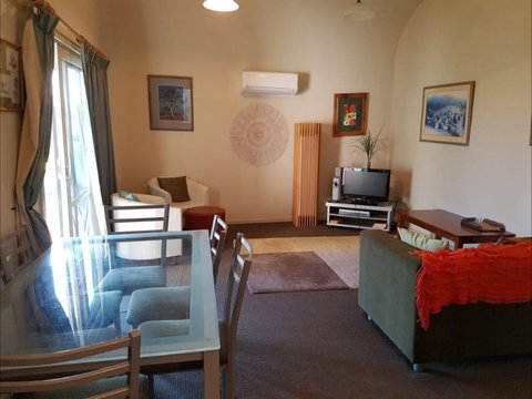 Angler's Arms And Fisherman's Cottage - Accommodation QLD 2