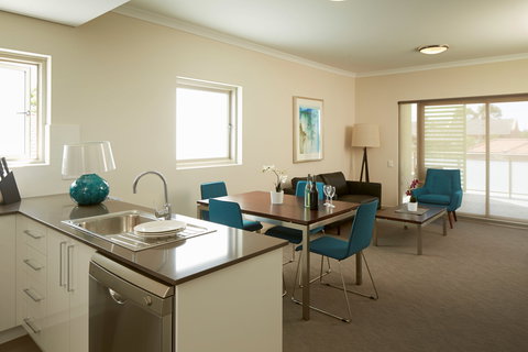 Baileys Serviced Apartments - Accommodation QLD 0