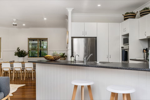 Barefoot Lane - Accommodation QLD 2