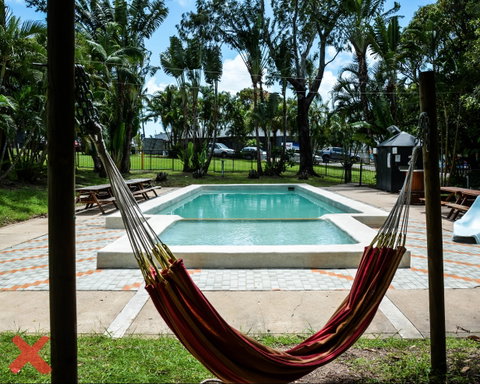 Base Airlie Beach Resort - Accommodation QLD 2