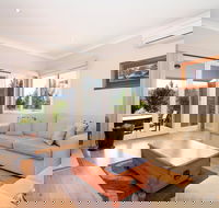 Bimbadeen - Accommodation QLD