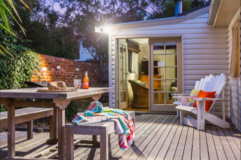 Blue Moon Cottages - Accommodation QLD 2