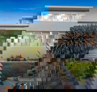 Elanora - Accommodation QLD