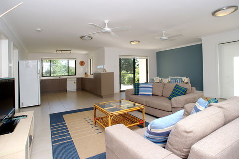 Fingal Bay Beach House - Accommodation QLD 1
