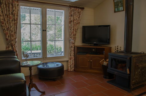 Ford Cottage Bed & Breakfast - Accommodation QLD 2