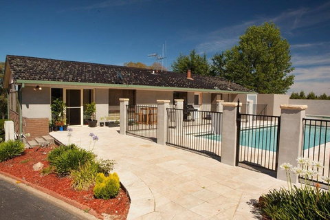 Gold Panner Motor Inn - Accommodation QLD 1